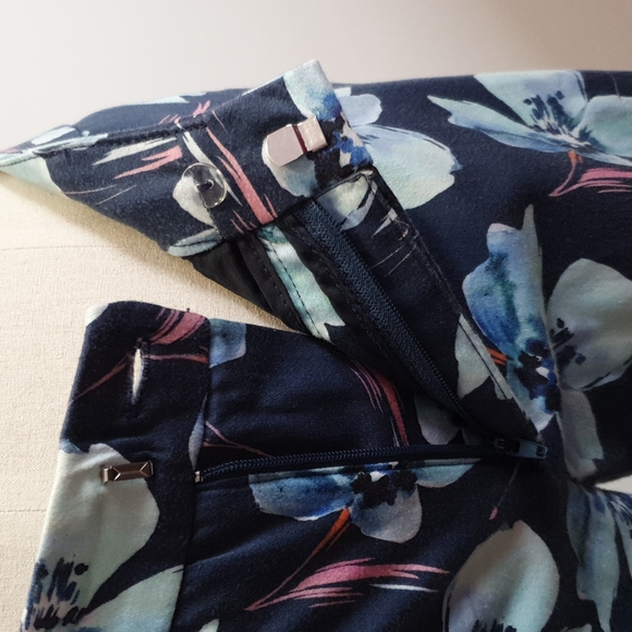 Zara Woman floral design Pants Size S - Picture 6 of 10